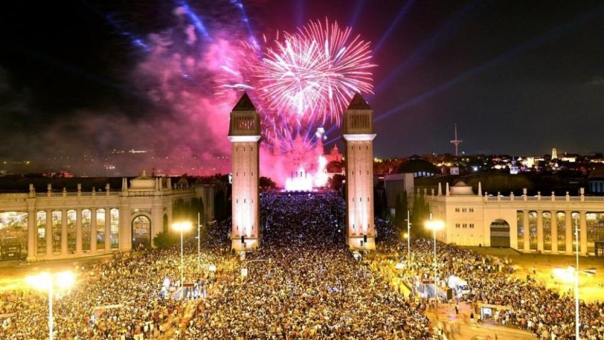 la mercè fireworks in a square with lots of people