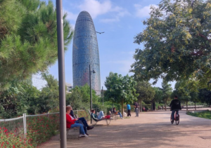Several persons seated in La Gran Clariana