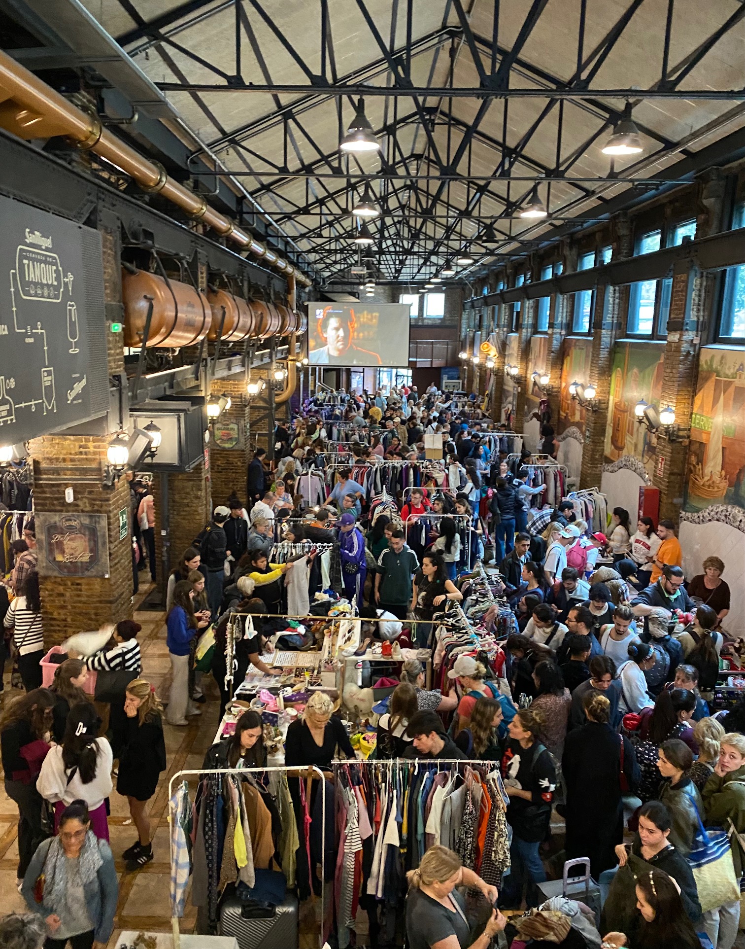 second hand pop-up in a big area with lots of people