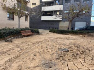 Seat in the middle of the mud caused by the DANA